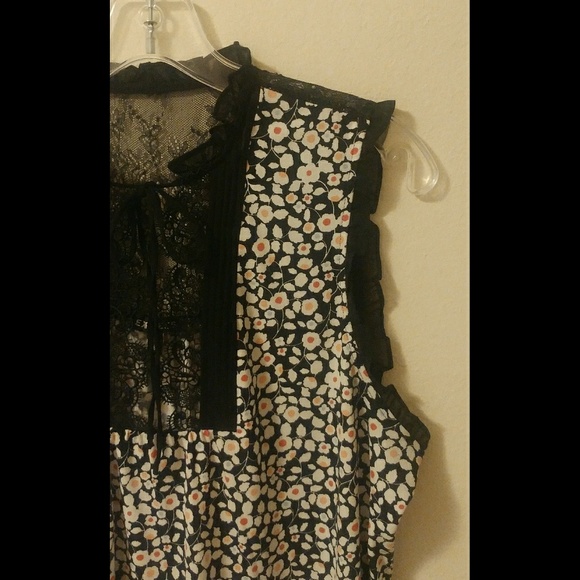 DONATED!   🌼EXPRESS TANK! TIE FRONT! - Picture 2 of 7